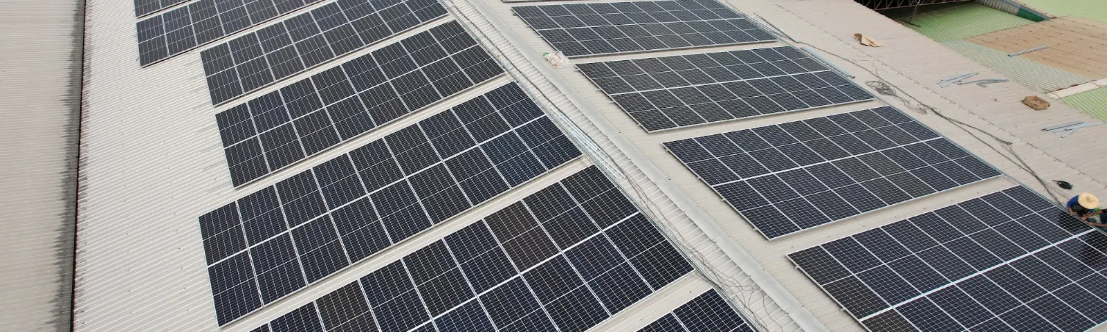 Sistem solar bumbung 96.12 kWp projek Amiya Energy di Kluang, Johor